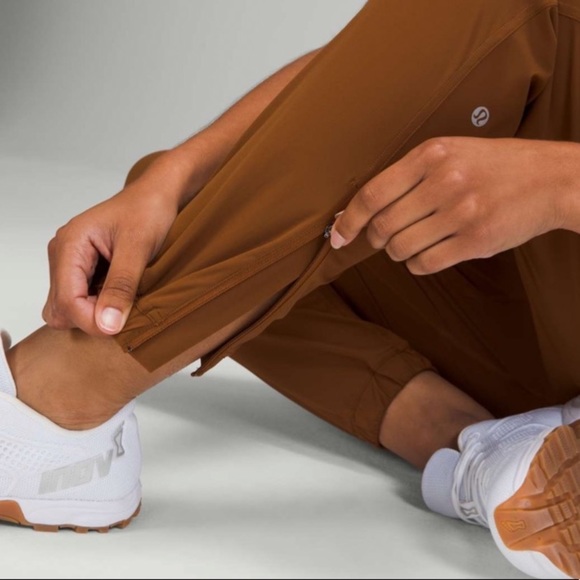 Lululemon HR Adapted State Joggers 4 - Picture 4 of 10